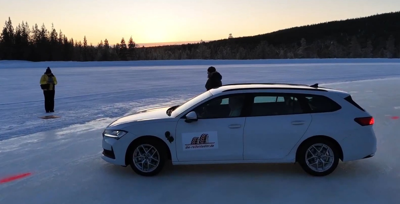 winter-tyres-215-55-r17-reifentester-2025-1