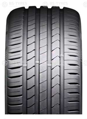 Kumho Ecsta HS51 215/60 R17 96H